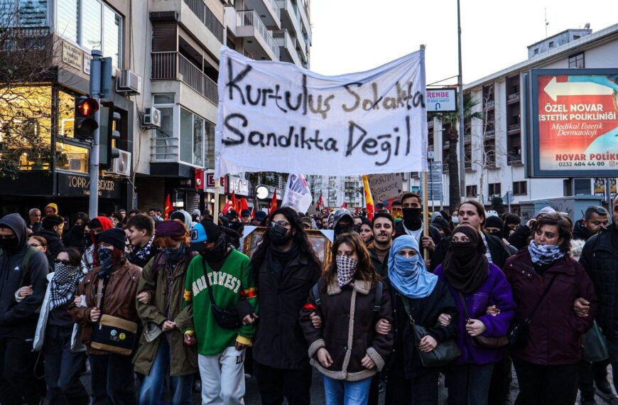 Gençlik Yine Aldanmadı