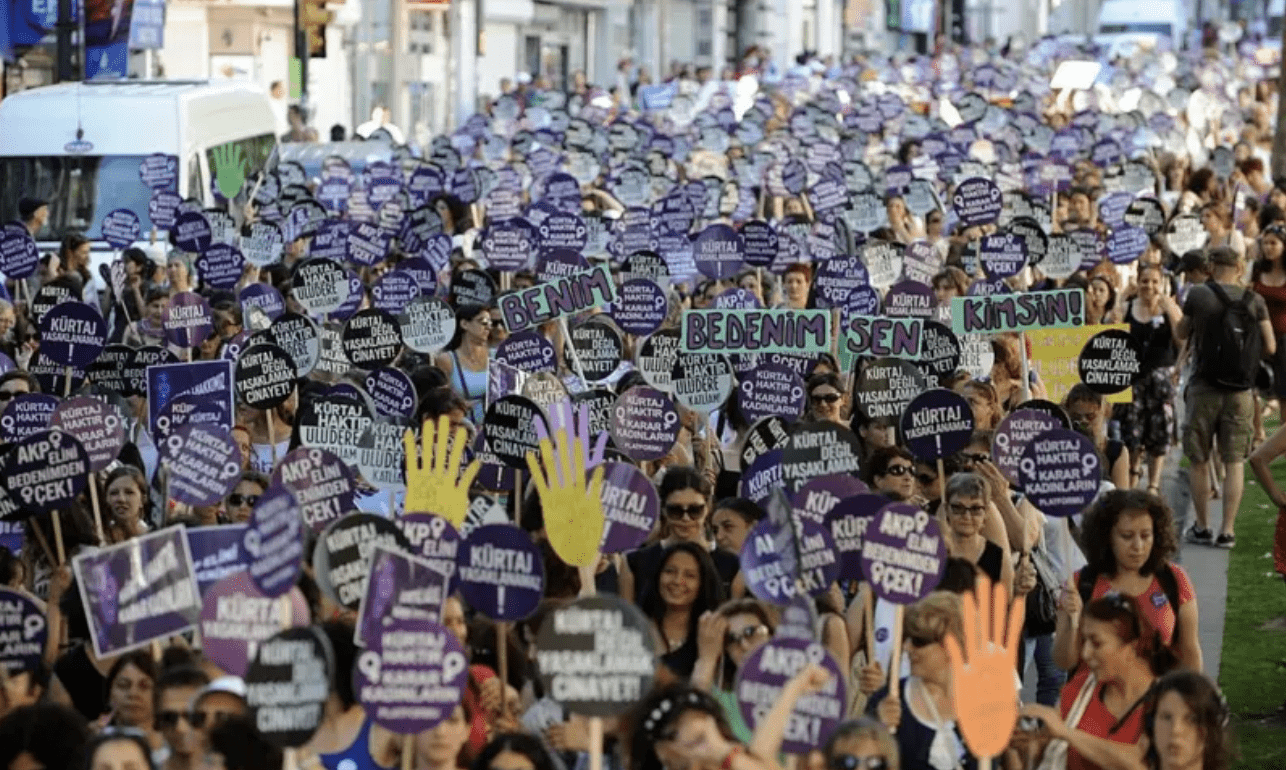 Üniversitelerdeki Efsunu Kırmak: Feminist Dönüşüm
